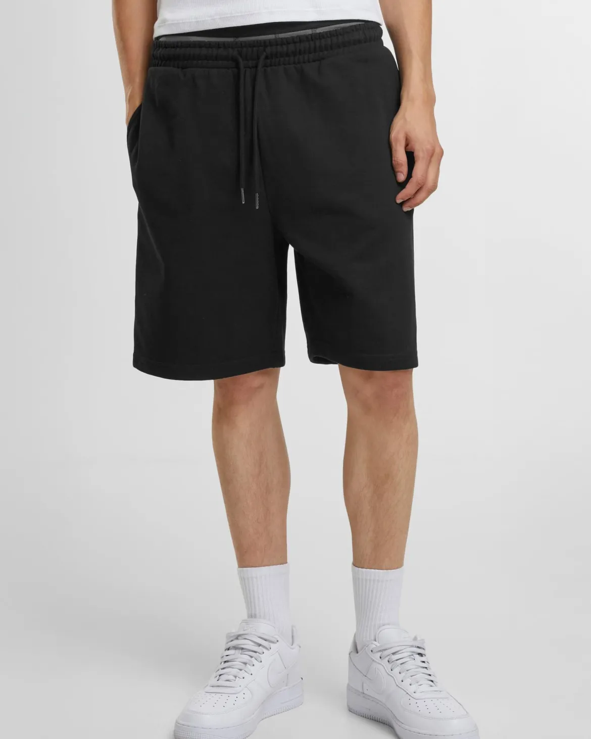 Kobard collegeshortsit - Musta